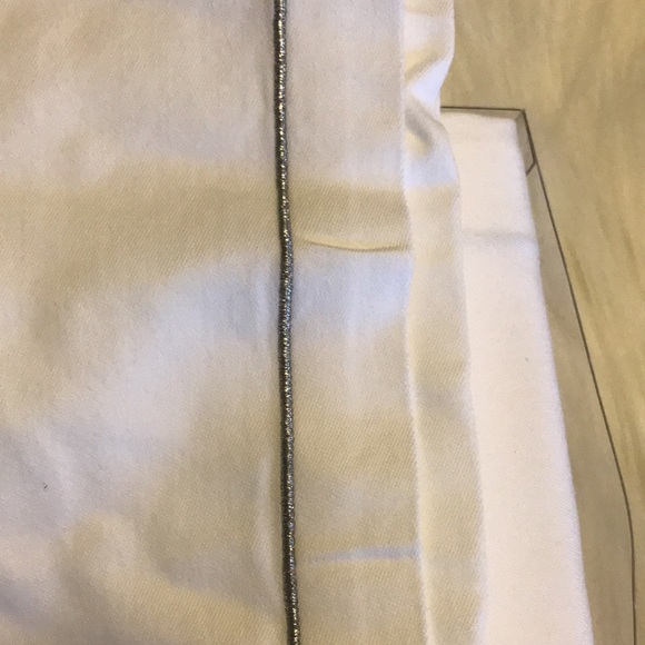 New Two sets of six POTTERY BARN silver trim napkins.
100% Cotton - Picture 6 of 6